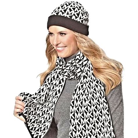 Michael Kors Repeat Logo Beanie & Scarf 2